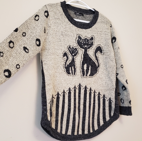 Quirky Cat Sweater - Picture 2 of 5